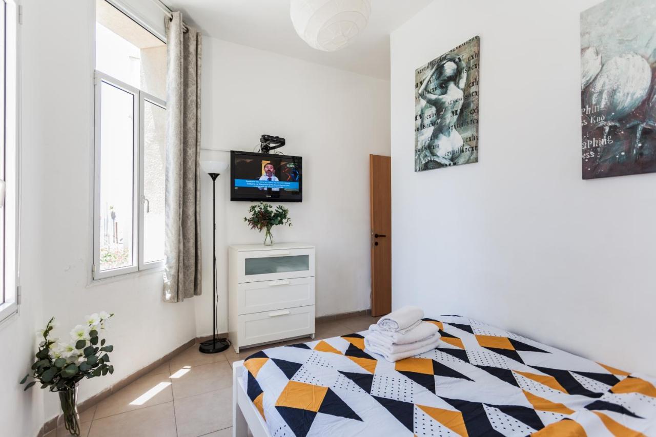 Apartment Sweet On The *