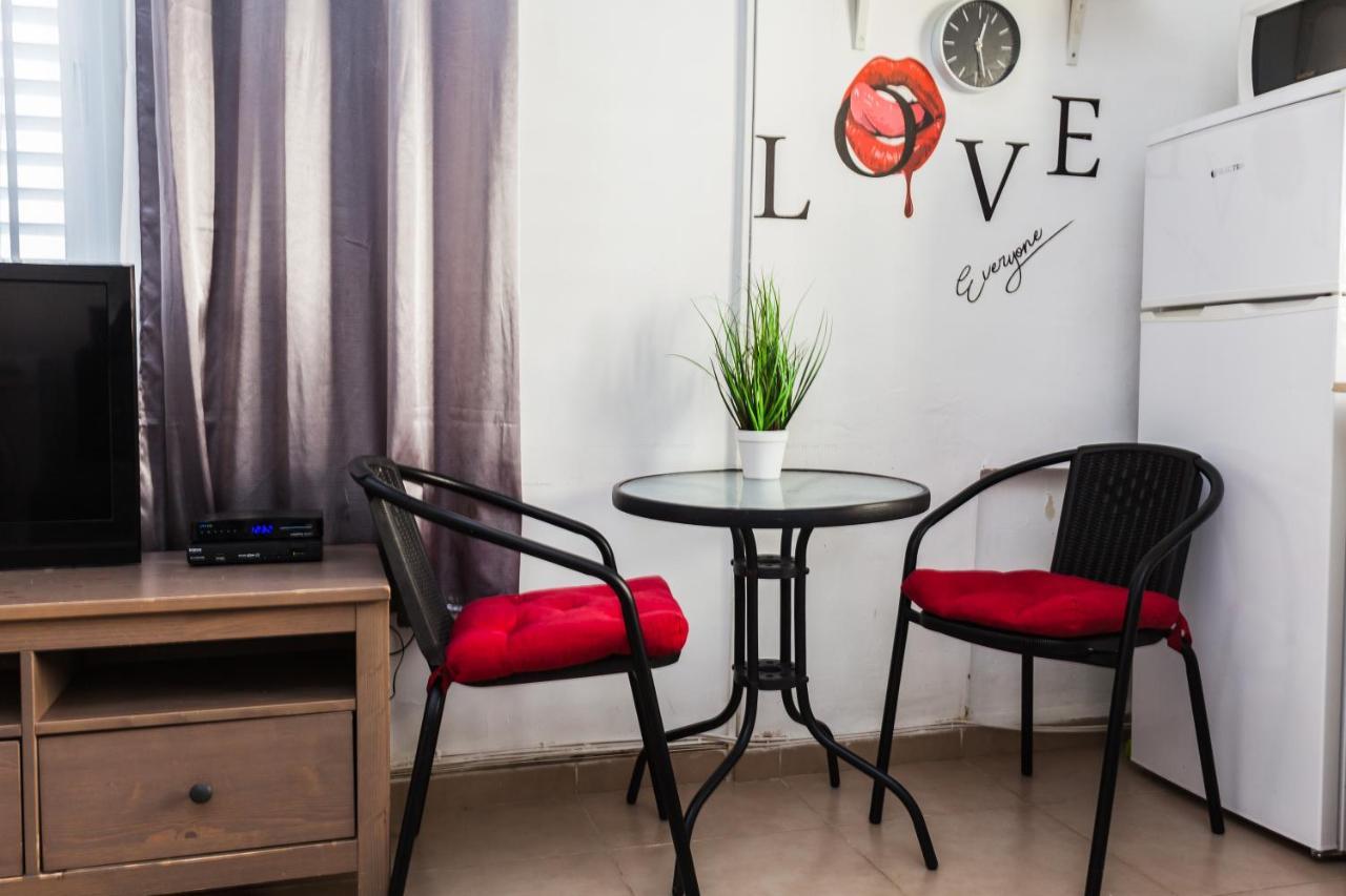 Apartment Sweet On The *